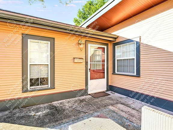 3rd image of 927 E Shadowlawn Ave #B