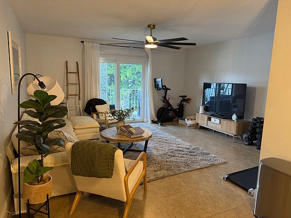 3rd image of 706 SE 2nd Ave APT 436