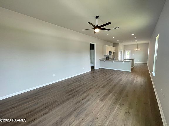 4th image of 200 Dunwoody Ct