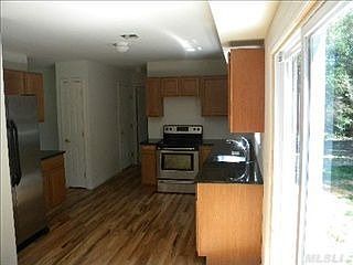 2nd image of 30 Delamere St