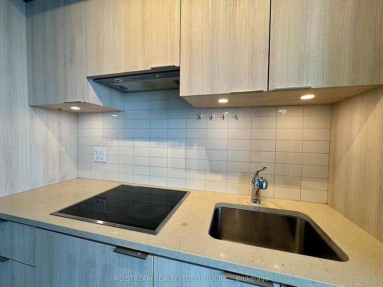 11 Wellesley St W #3113 — Photo 17