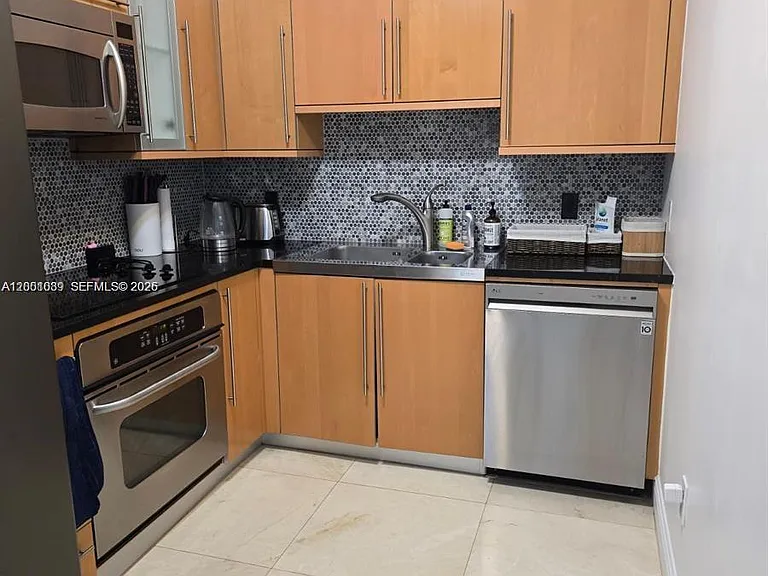 6365 Collins Ave #2710 — Photo 15