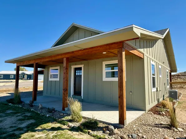 135 Airport Ave, Saratoga, WY 82331