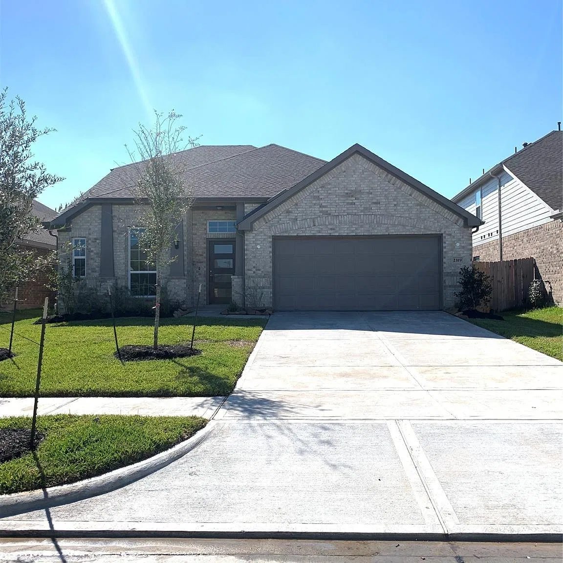 4 bed, 2.0 bath, 2260 sqft, $2,500 — Photo 1