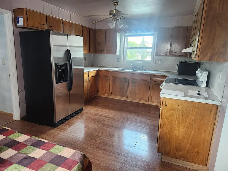 58 Montgomery St — Photo 4
