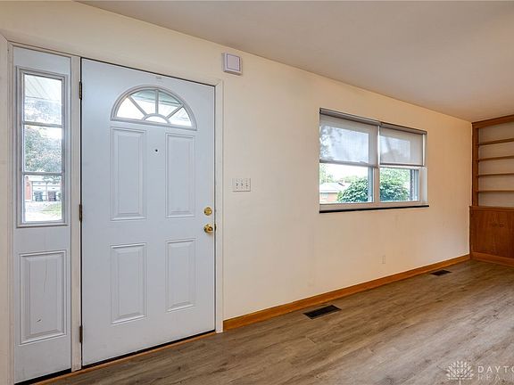 5th image of 3884 Gardenview Pl