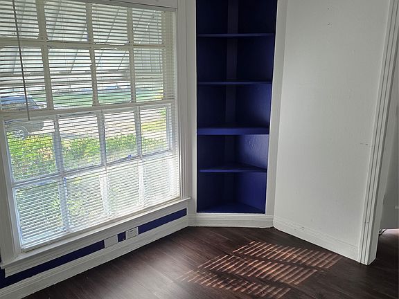 5th image of 831 18th St SE