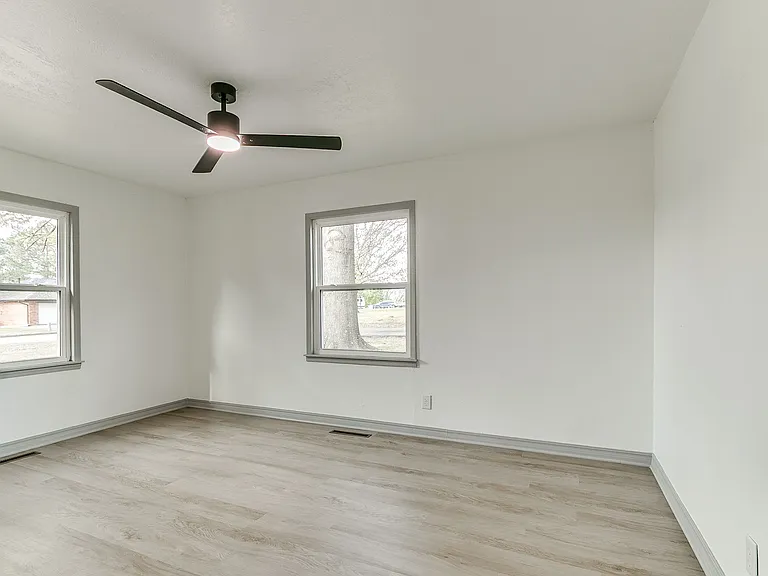 1805 N Philadelphia Ave — Photo 12