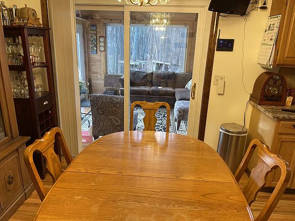 4th image of 806 Blakely Rd #1