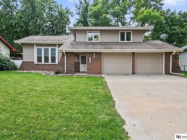 14517 R St, Omaha, NE 68137