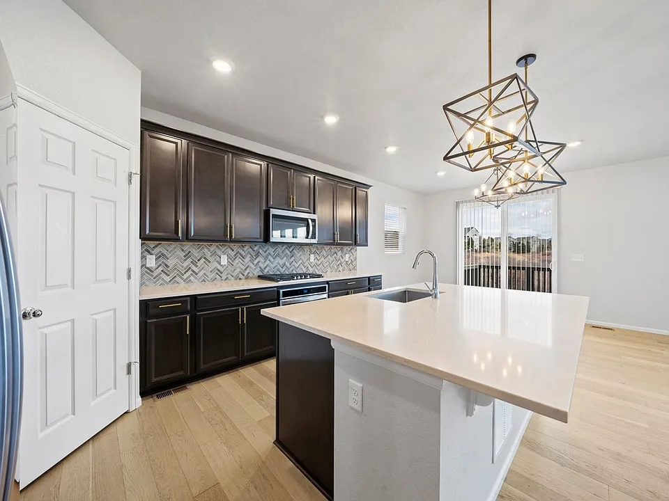 470 Hyde Park Cir