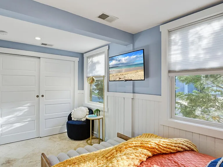 502 Ocean Ave — Photo 12