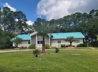 435 Mill Rd, Carrabelle, FL 32322