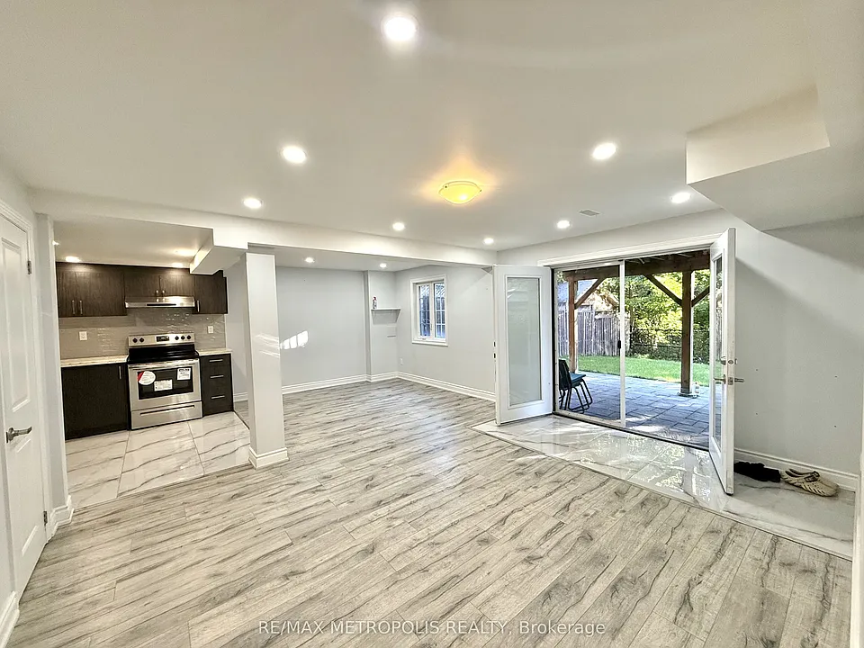 235 Riverwalk Dr #BASEMENT