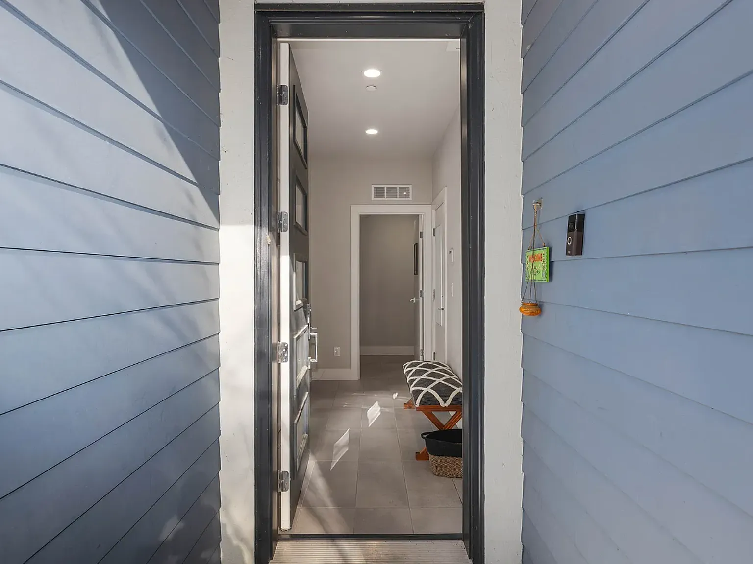 4 bed, 2097 sqft, $4,600 — Photo 3