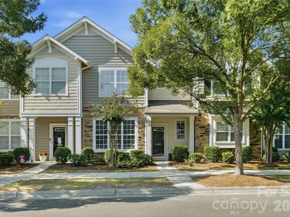 1028 Tabard Ln, Matthews, NC 28104