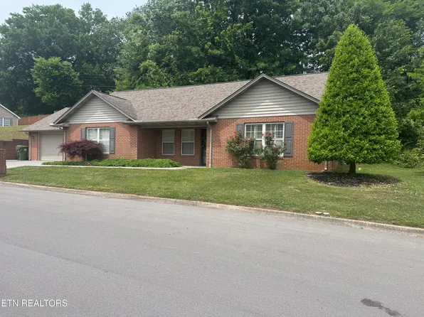 170 Manchester Dr, Maryville, TN 37803