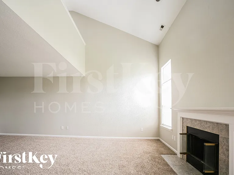 4327 Autumn Crest Ct — Photo 3