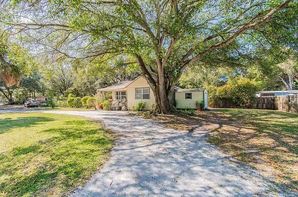3 bed, 1333 sqft, $2,195 — Photo 3