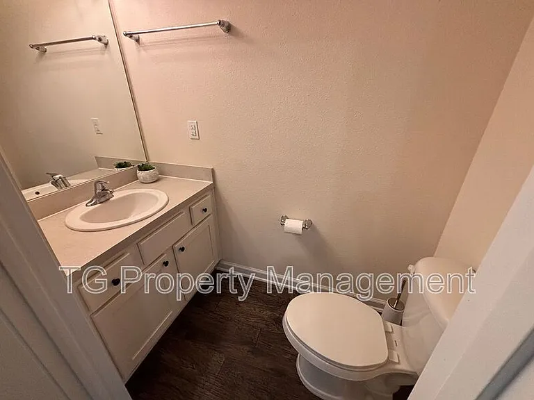 336 Aralia Ln — Photo 8