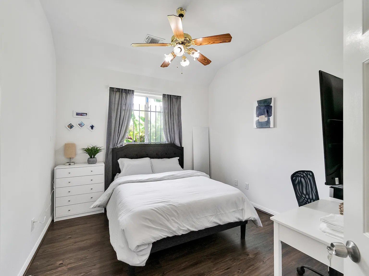 4 bed, 2054 sqft, $500 — Photo 3