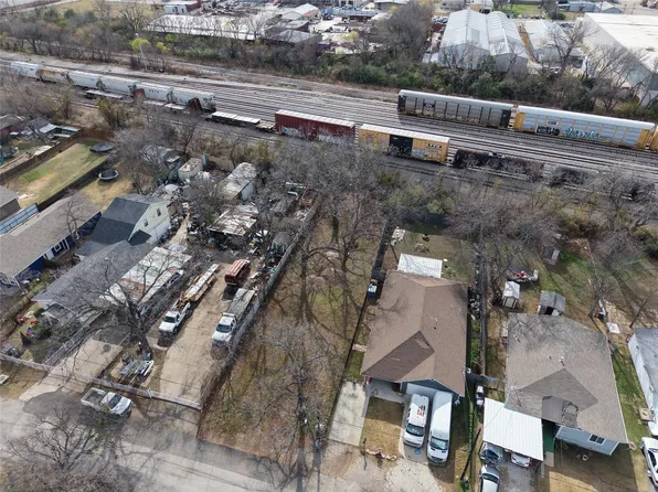 1906 Muncie Ave, Dallas, TX 75212