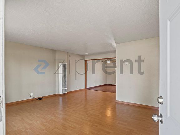 4th image of 3298 Cropley Ave