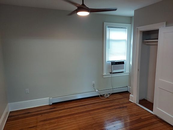 5th image of 38 E 19th St