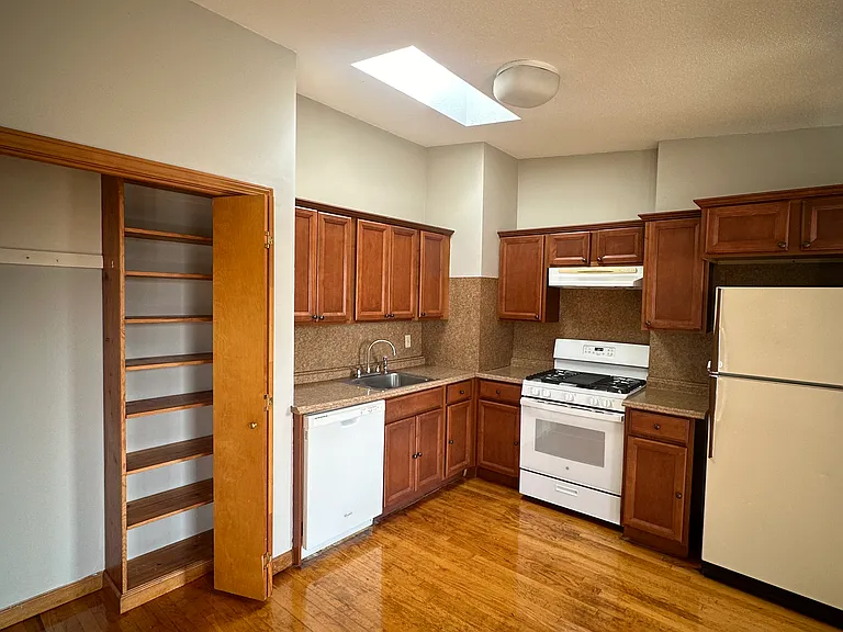 208 Wooster St #2 — Photo 1