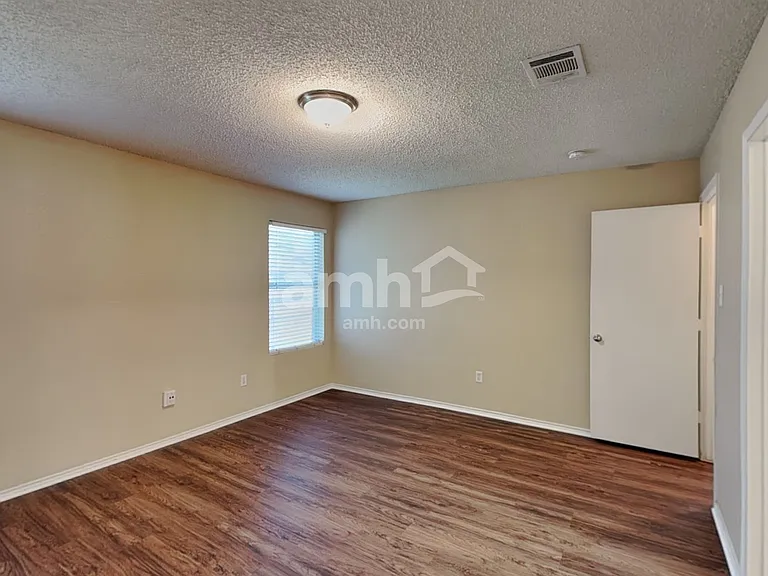 10800 Irish Glen Trl — Photo 12