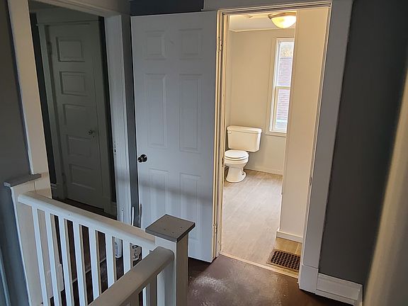 5th image of 1814 Marine St