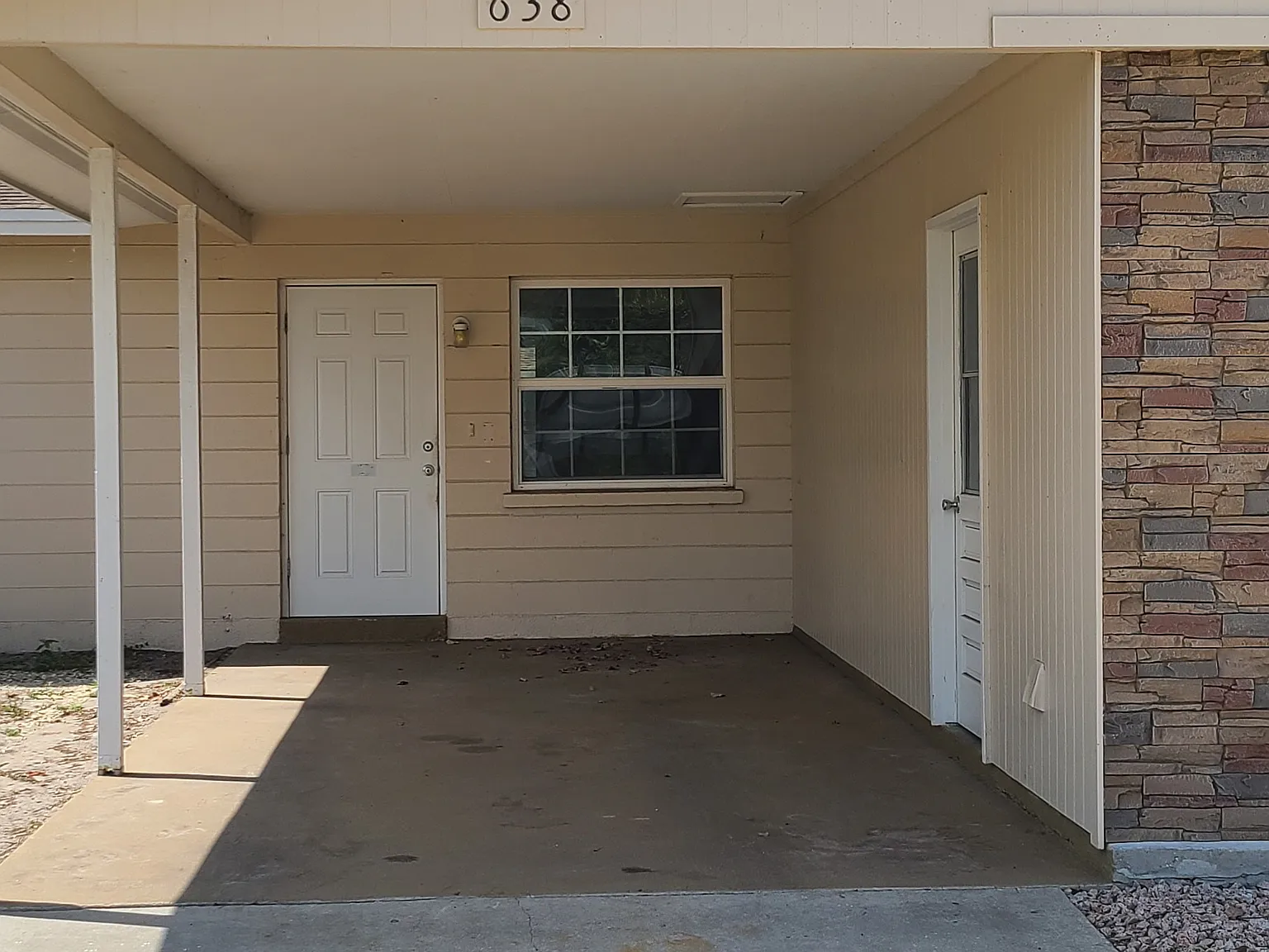 2 bed, 765 sqft, $1,295 — Photo 2