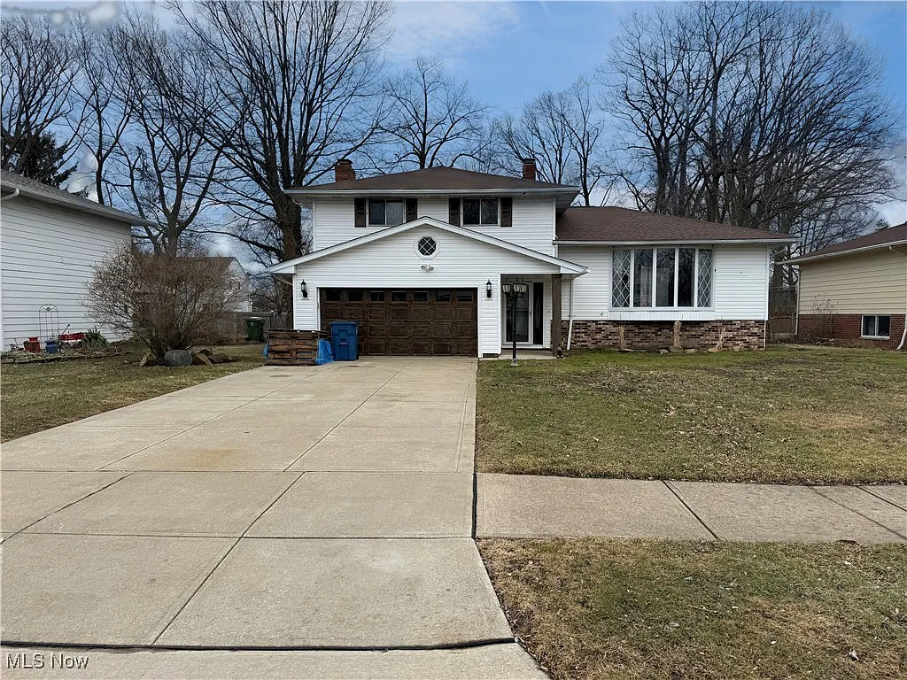 175 Lakehurst Dr photo 1