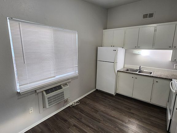 2nd image of 2926 Eliot Cir APT 4