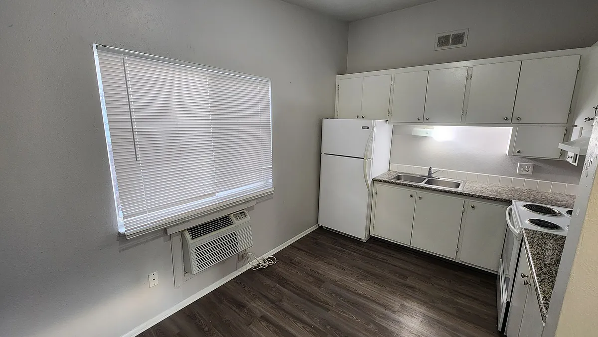 Building Photo - 2926 Eliot Cir #4