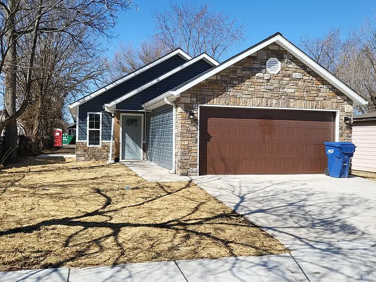 614 N Webb St — Photo 1
