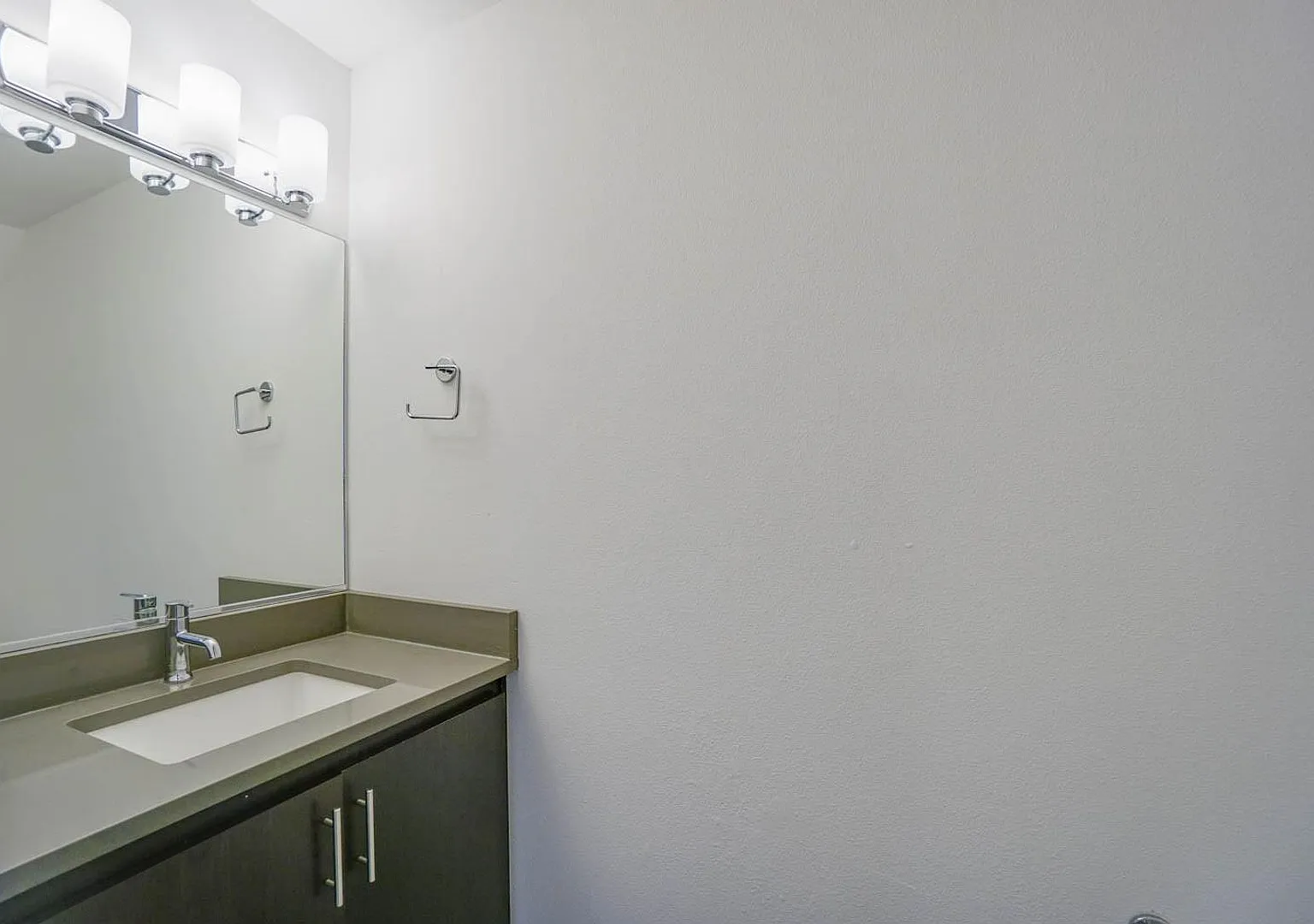 Welcome to Peregrine Place: Modern Comfort in the Heart of St. Johns — Photo 4