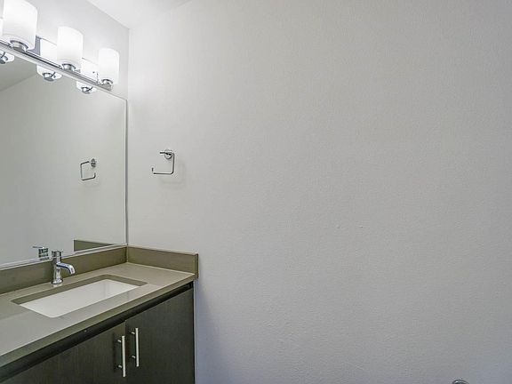5th image of 7025-7045 N Mohawk Ave #25-06