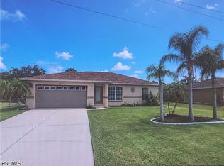 237 Rue Labonne Rd, Fort Myers, FL 33913