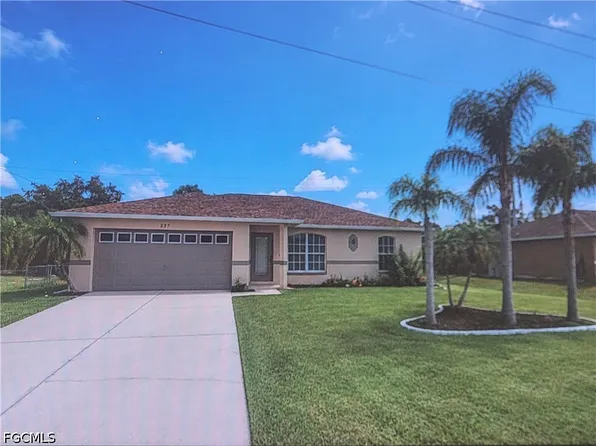 237 Rue Labonne Rd, Fort Myers, FL 33913