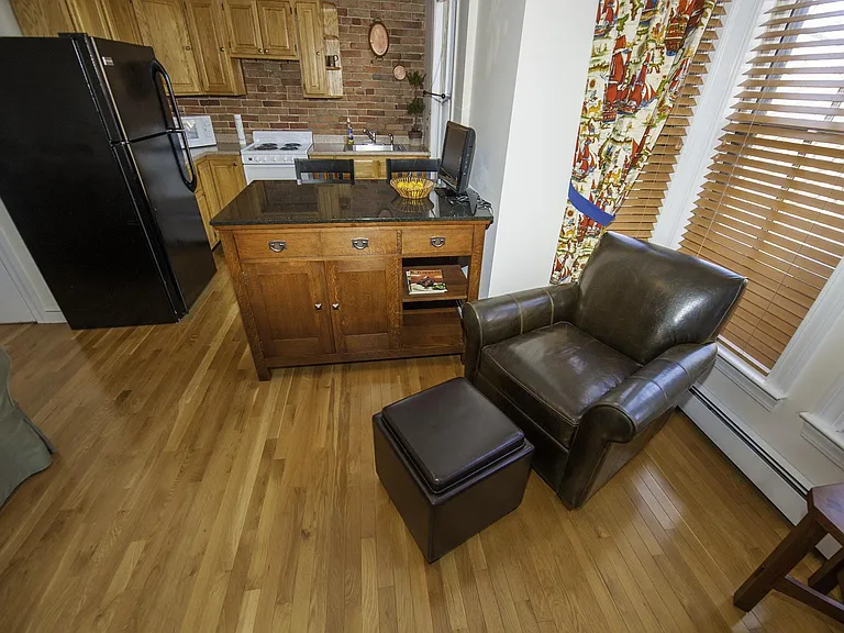 238 State St #4 — Photo 4