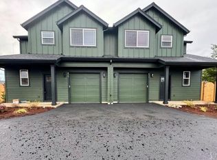 831 E 5th St #831, Molalla, OR 97038