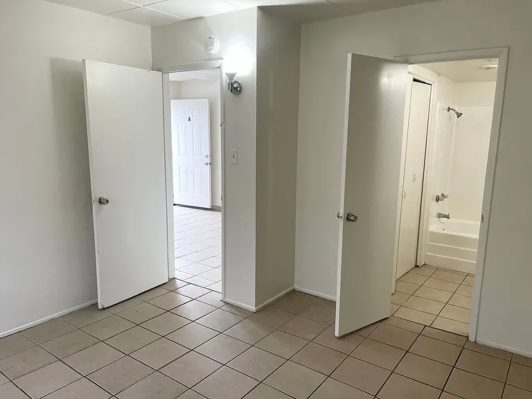606 Linden Court — Photo 6