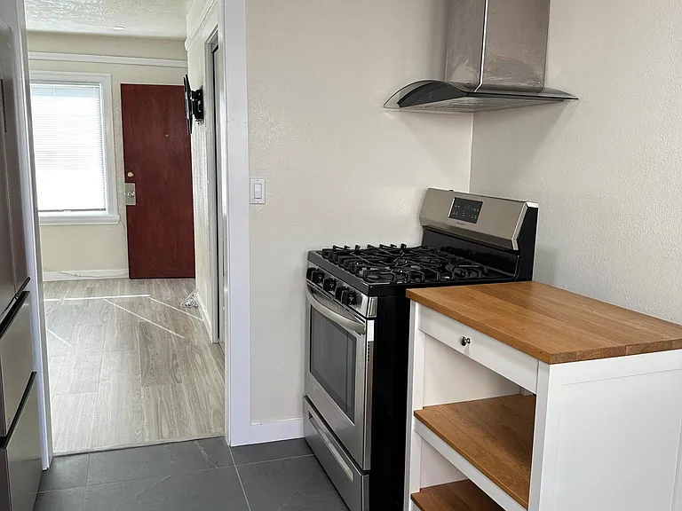 2659 Sacramento St — Photo 5
