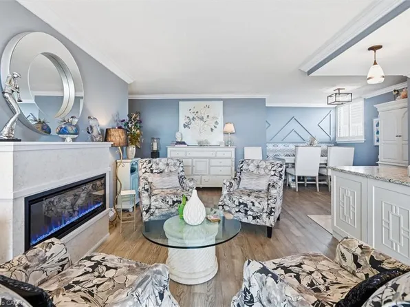 1425 Ghent Ave #703, Burlington, ON L7S 1X5