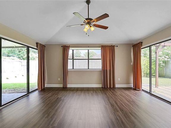 4th image of 621 Focis St