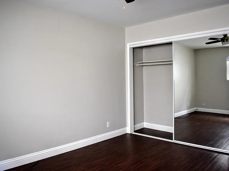 1349 N Detroit Street Apartments — Photo 14