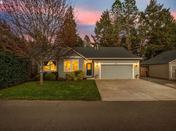 124 W Johanna Ct, Newberg, OR 97132