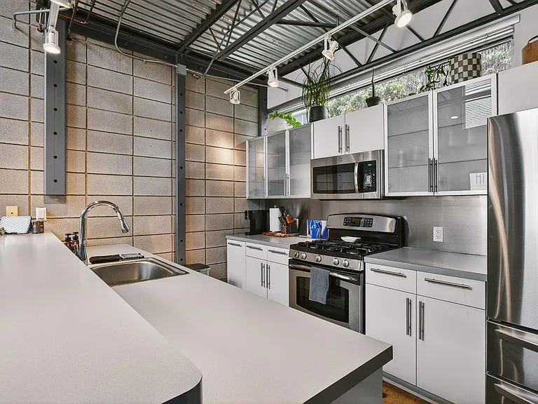 4801 S Congress Ave #H1 — Photo 8