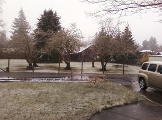 3185 5th St, Hubbard, OR 97032